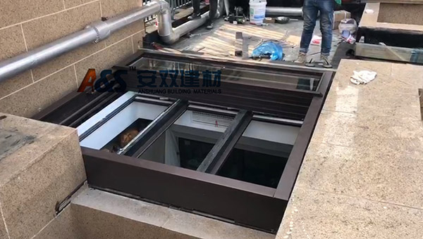 重疊式移動(dòng)天窗